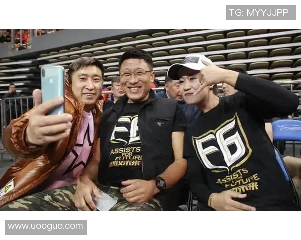 天下足球反戈之战昔日英雄重聚再续传奇荣耀与激情的碰撞